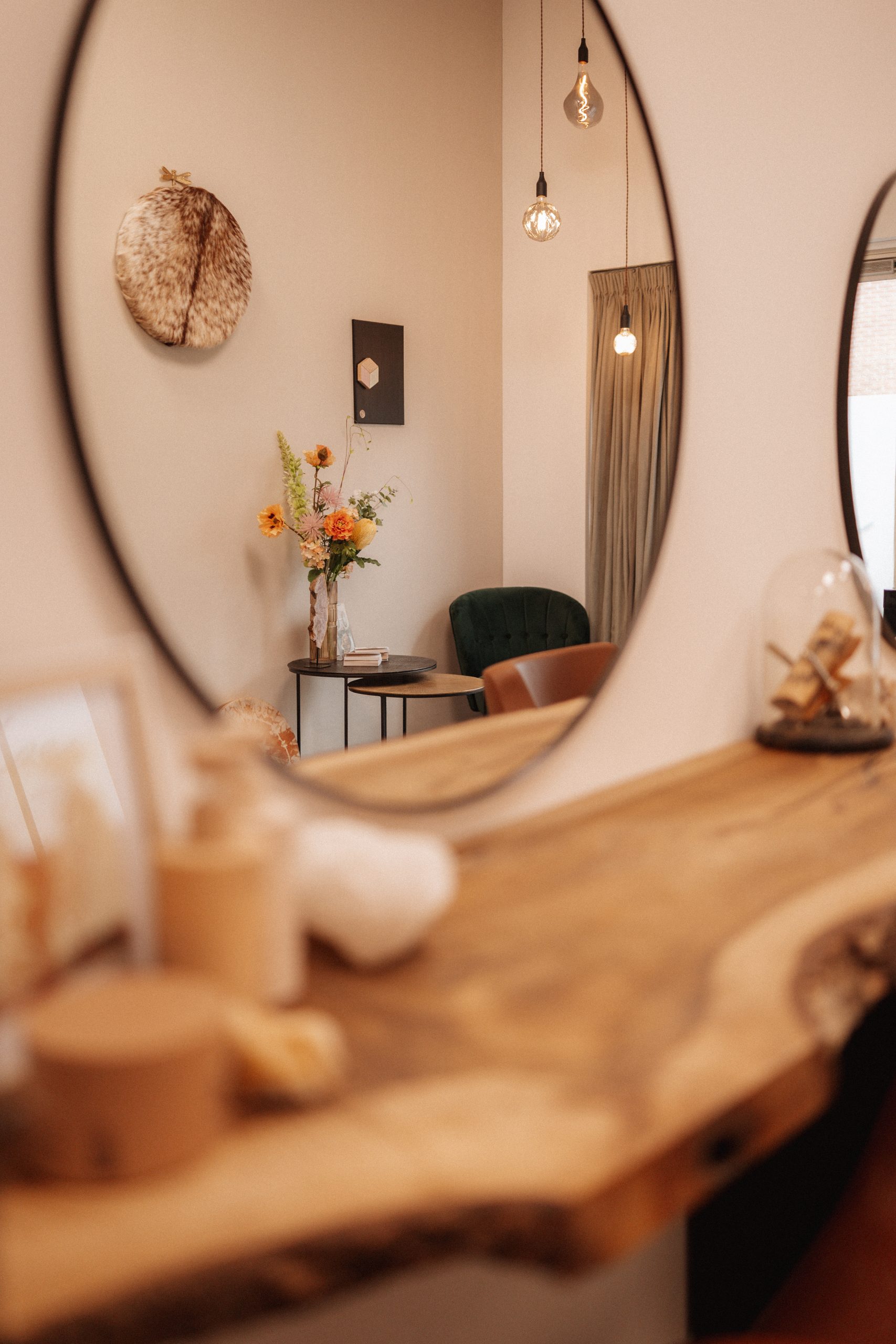 Bij Ilze Kapsalon spiegel